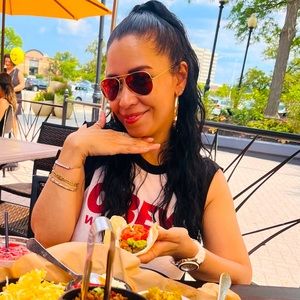 Meet your Posher, Yvette